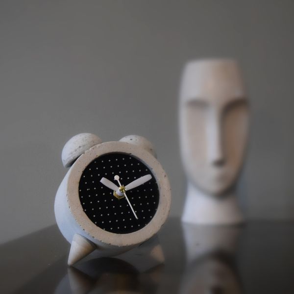 ساعت رومیزی بتنی مدل M-c05