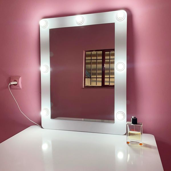 آینه رومیزی مدل لامپی 