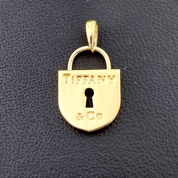 آویز گردنبند طلا 18 عیار زنانه سین سان مدل قفل TI1423