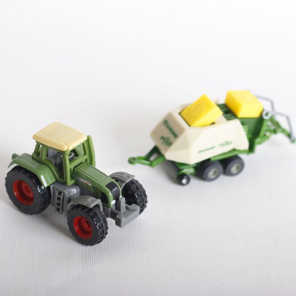 ماشین بازی سیکو - اسباب بازی مدل Tractor with Big Baler