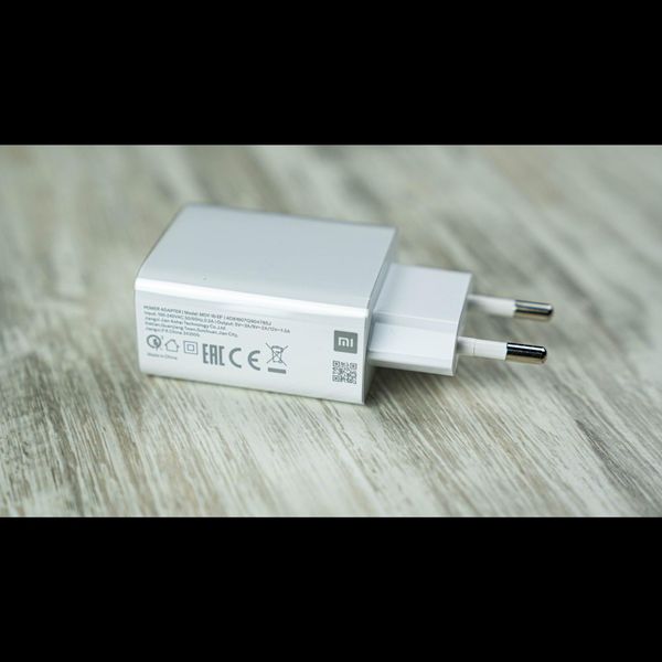 شارژر دیواری مدل MDY-10-EF به همراه کابل تبدیل USB-C
