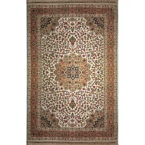 فرش ماشینی رادین اصفهان طرح گل رز رنگ زمینه صدفی