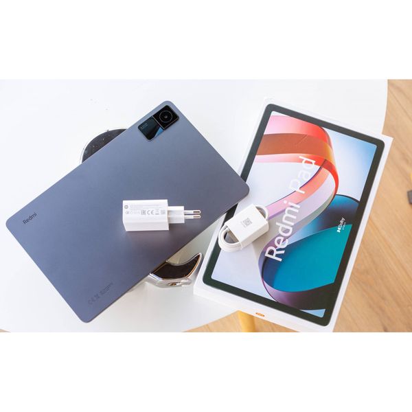 تبلت شیائومی مدل Redmi Pad ظرفیت 128 گیگابایت و رم 6 گیگابایت به همراه کیف و محافظ صفحه نمایش