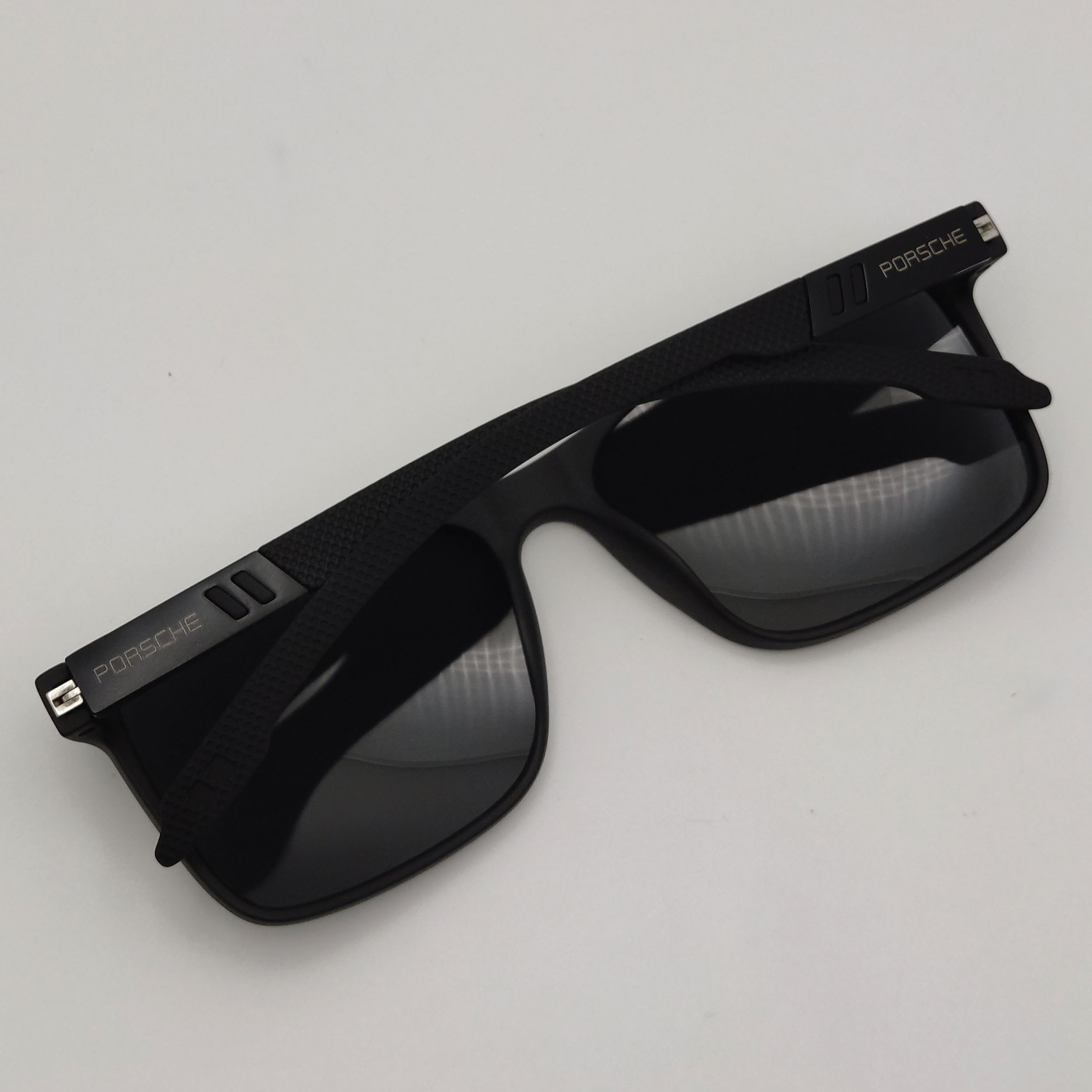 عینک آفتابی پورشه مدل P2204 POLAR