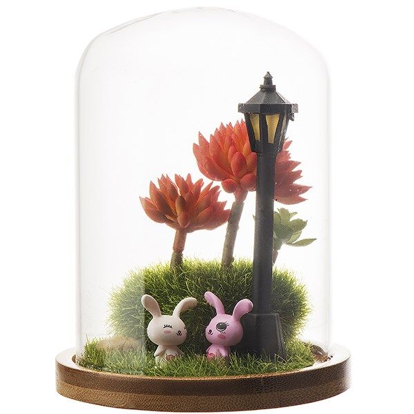 عروسک تزئینی خرگوش با گل قرمز داخل شیشه