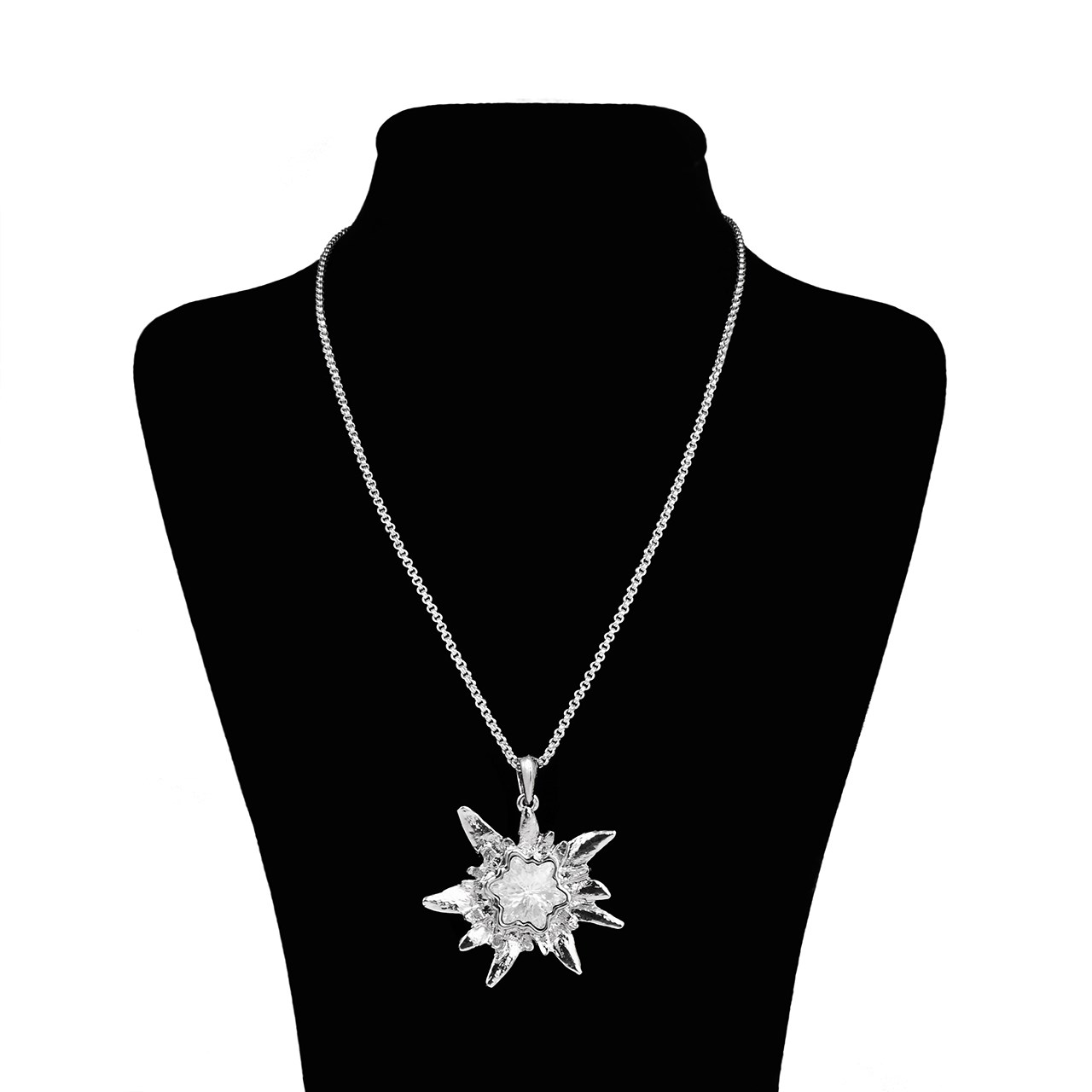 گردنبند الیور وبر مدل Pendant Edelweiss Rustic rhod Crystal 11599