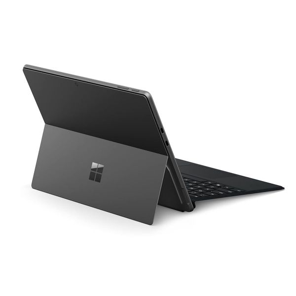 تبلت مایکروسافت مدل Surface Pro 9-i7 1255U ظرفیت 256 گیگابایت و رم 16 گیگابایت به همراه کیبورد Signature Black و قلم Slim Pen 2