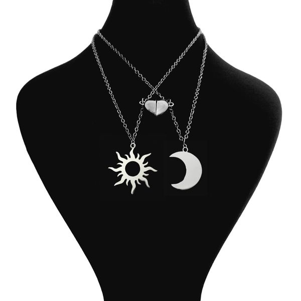 گردنبند مدل دوستی ماه و خورشید و قلب مگنتی بسته 2 عددی