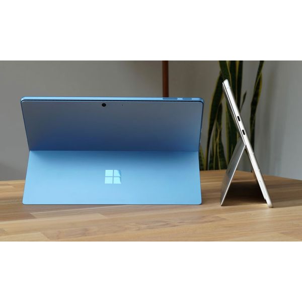 تبلت مایکروسافت مدل Surface Pro 9-i5 1235U ظرفیت 256 گیگابایت و رم 16 گیگابایت