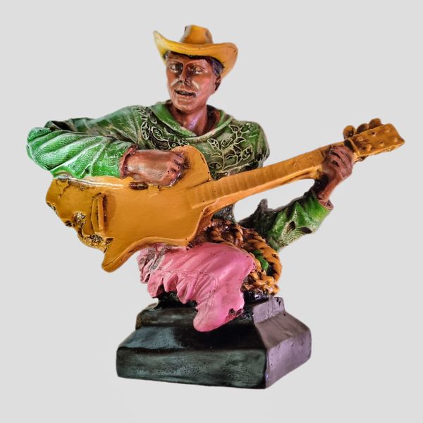 مجسمه مدل موسیقیایی نوازنده گیتار کد A54
