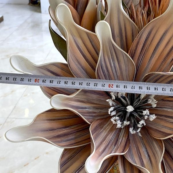 گلدان به همراه گل مصنوعی مدل فومی