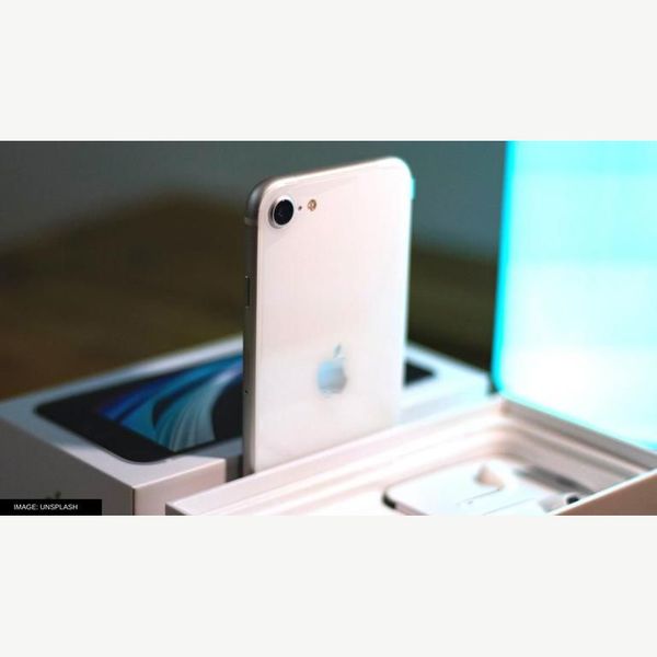 گوشی موبایل اپل مدل iPhone SE 2022 تک سیم کارت ظرفیت 128 گیگابایت و رم 4 گیگابایت 