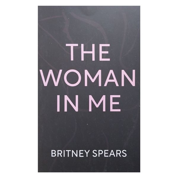 کتاب the woman in me اثر britney spears انتشارات شركت ديا