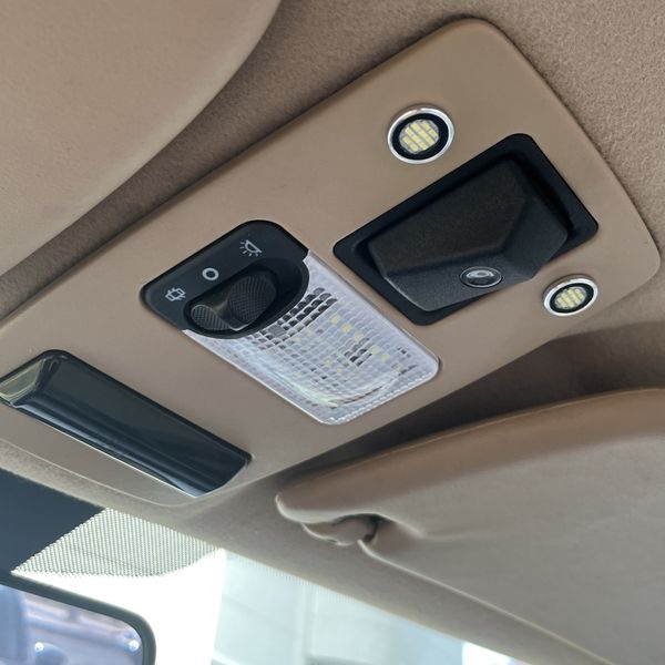 چراغ سقف خودرو مدل luxury01 مناسب برای سمند سورن