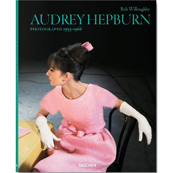 کتاب . Audrey Hepburn. Photographs 1953-1966 اثر Bob Willoughby انتشارات تاشن