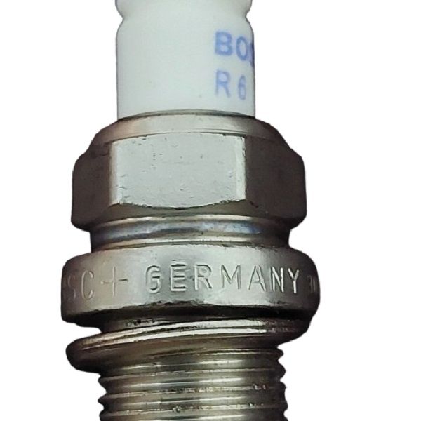 شمع خودرو بوش مدل تک پلاتین پایه بلند کد  Germany FR8SC +42 