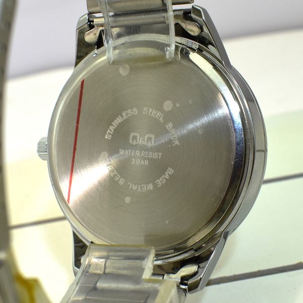 ساعت مچی عقربه‌ای مردانه کیو اند کیو مدل QA48J212Y