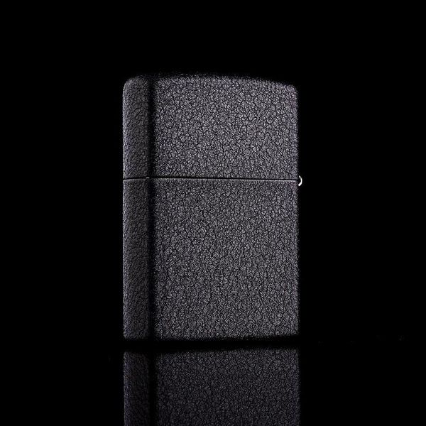 فندک زیپو مدل 236 -BLACK CRACKLE کد 720060537 به همراه کیف فندک