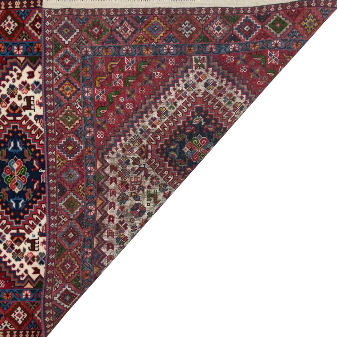 فرش دستباف یک و نیم متری مدل قشقایی کد 11196