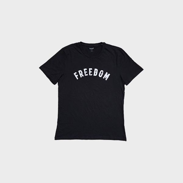 تی شرت آستین کوتاه مردانه ماوی مدل Freedom
