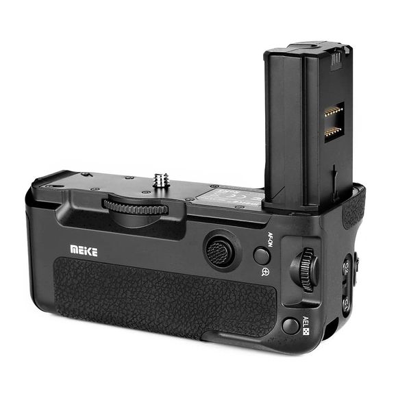  گریپ باتری دوربین مایک مدل Pro مناسب برای دوربین سونی A7R III به همراه ریموت بی سیم