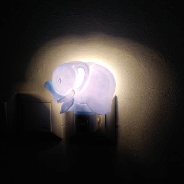 چراغ خواب اتاق کودک مدل فیل کوچولو