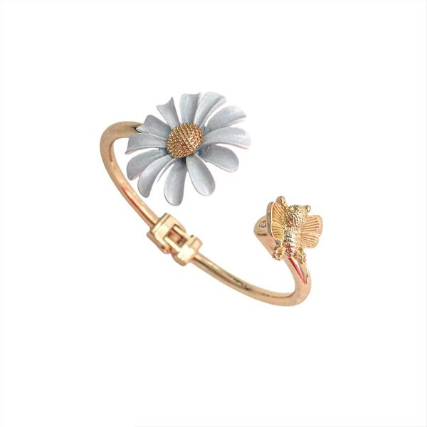دستبند زنانه مدل گل بابونه کد wq2044