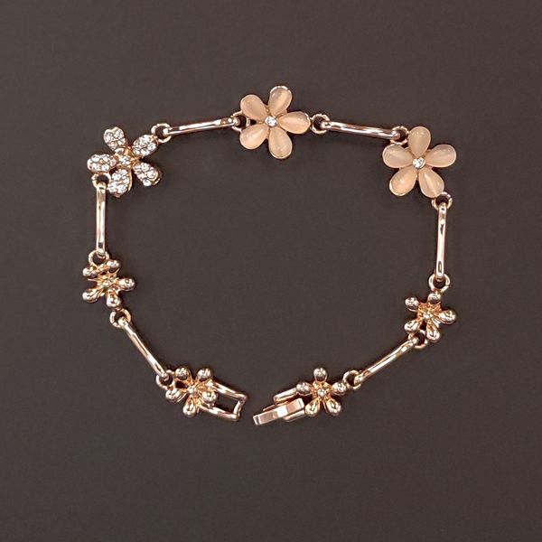 دستبند زنانه کلیو مدل گل برگ