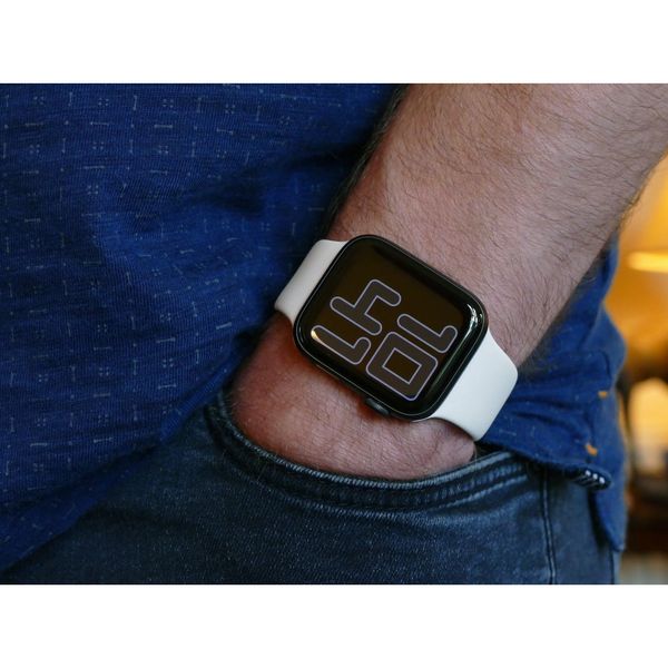 ساعت هوشمند اپل واچ سری 5 مدل 44m Aluminum Case Black Sport Silicon Band
