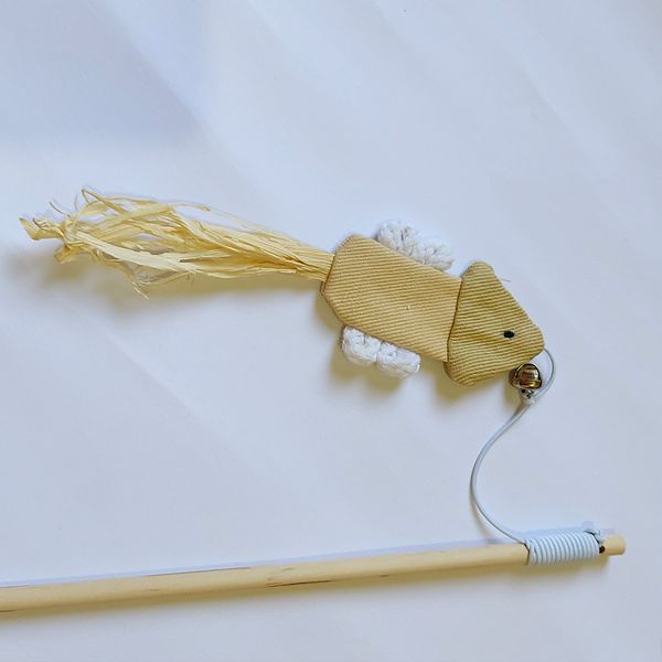 اسباب بازی گربه و سگ مدل چوب بازی طرح ماهی پر دار کد 65