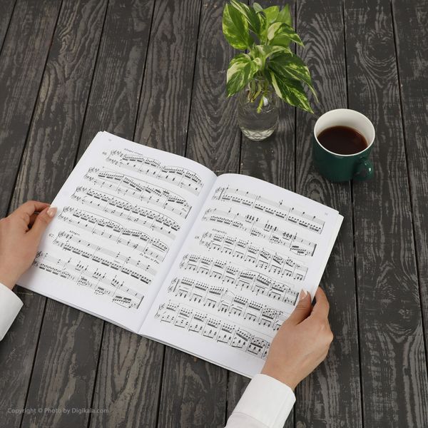 کتاب راهنمای نخستین در تکنیک پیانو اثر کارل چرنی نشر سرود