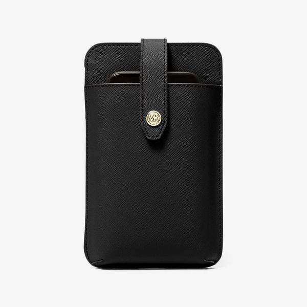 کیف موبایل مایکل کورس مدل Saffiano مناسب برای گوشی موبایل تا سایز 7 اینچ