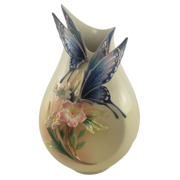 گلدان دکوری چینی فرانز مدل پروانه آبی FZ01839